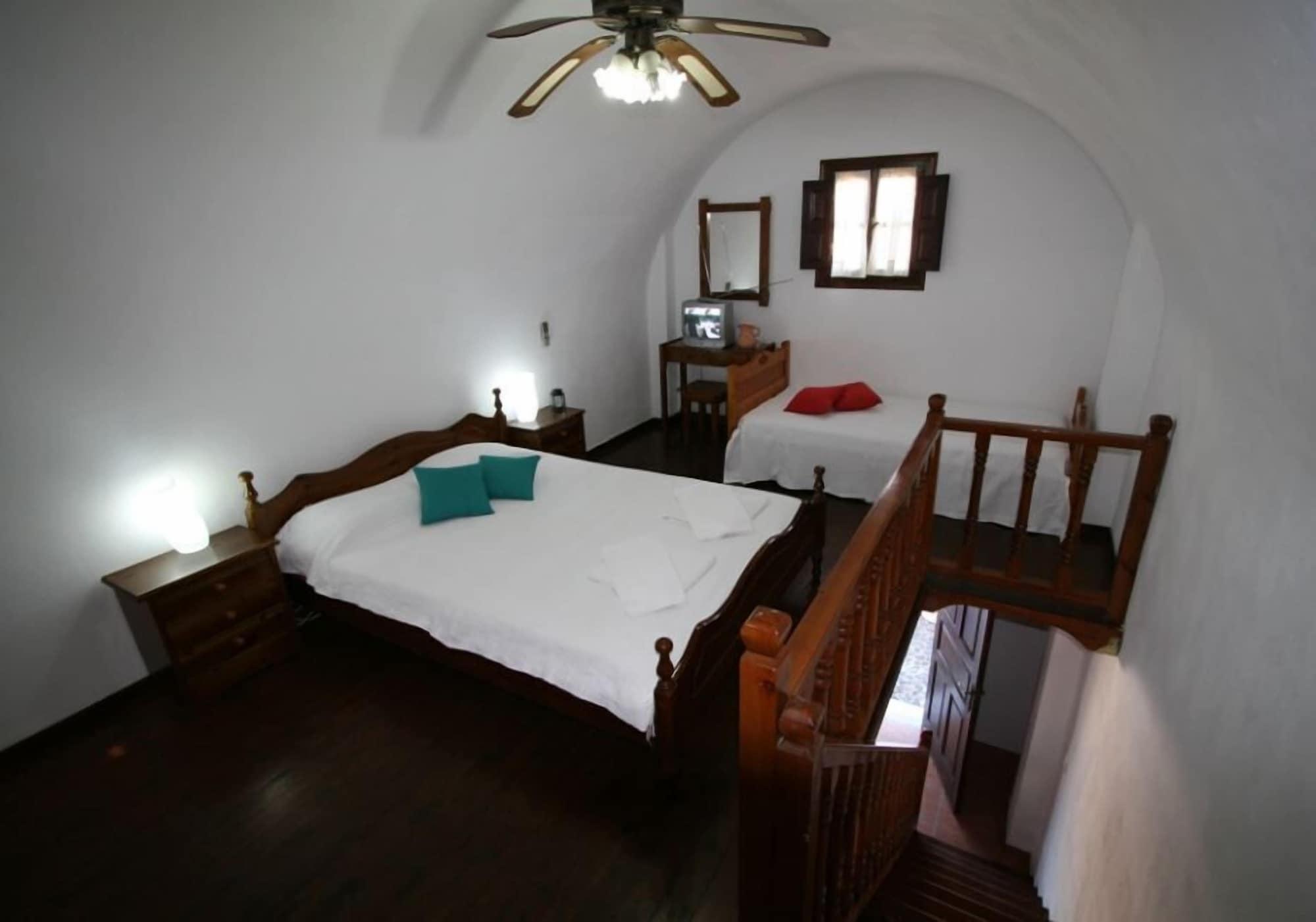 Kamári Anna Traditional Apartments מראה חיצוני תמונה