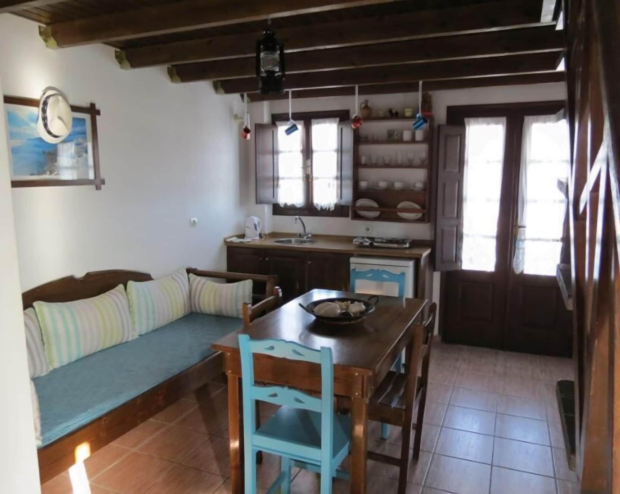 Kamári Anna Traditional Apartments מראה חיצוני תמונה