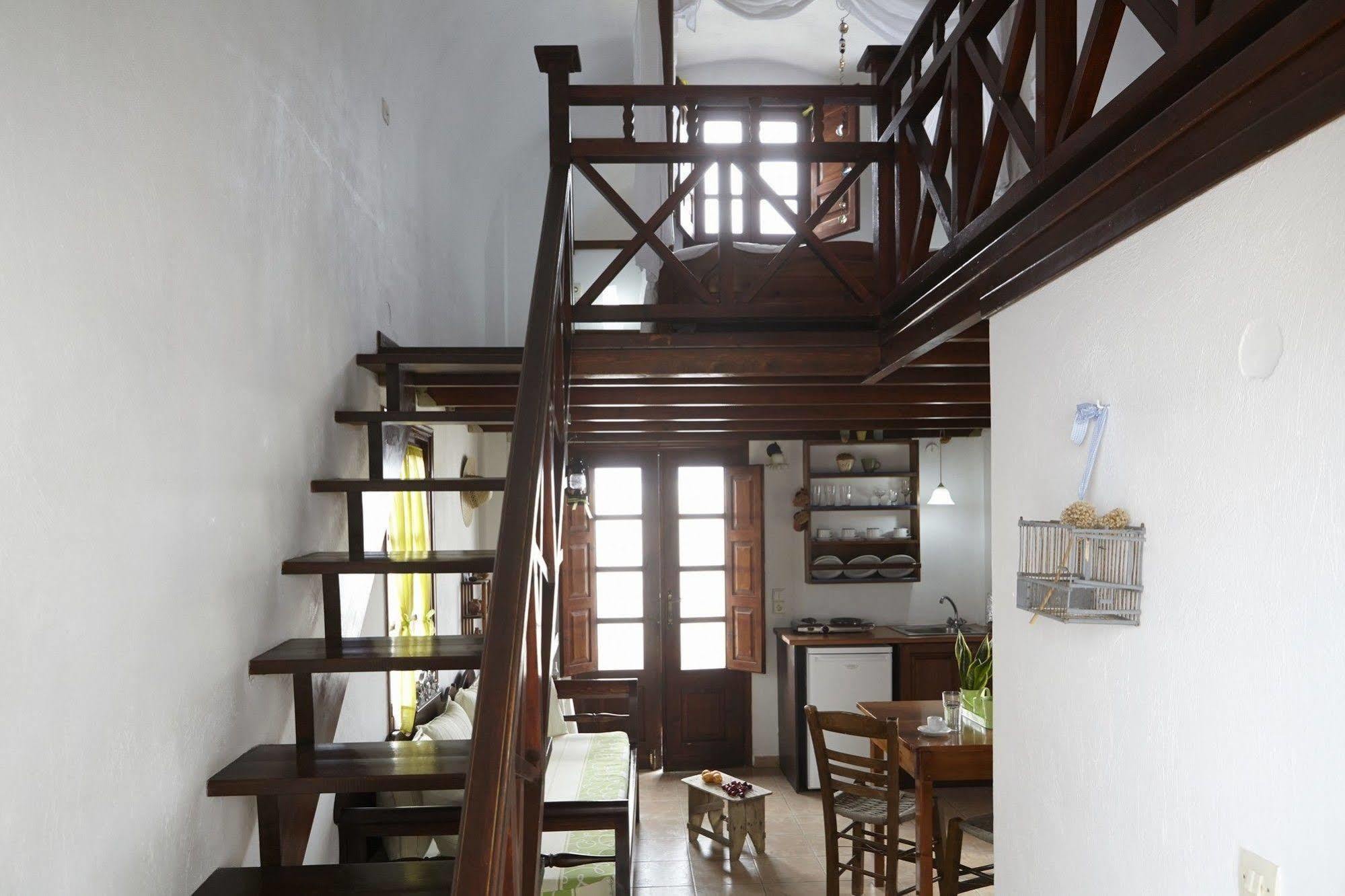 Kamári Anna Traditional Apartments מראה חיצוני תמונה